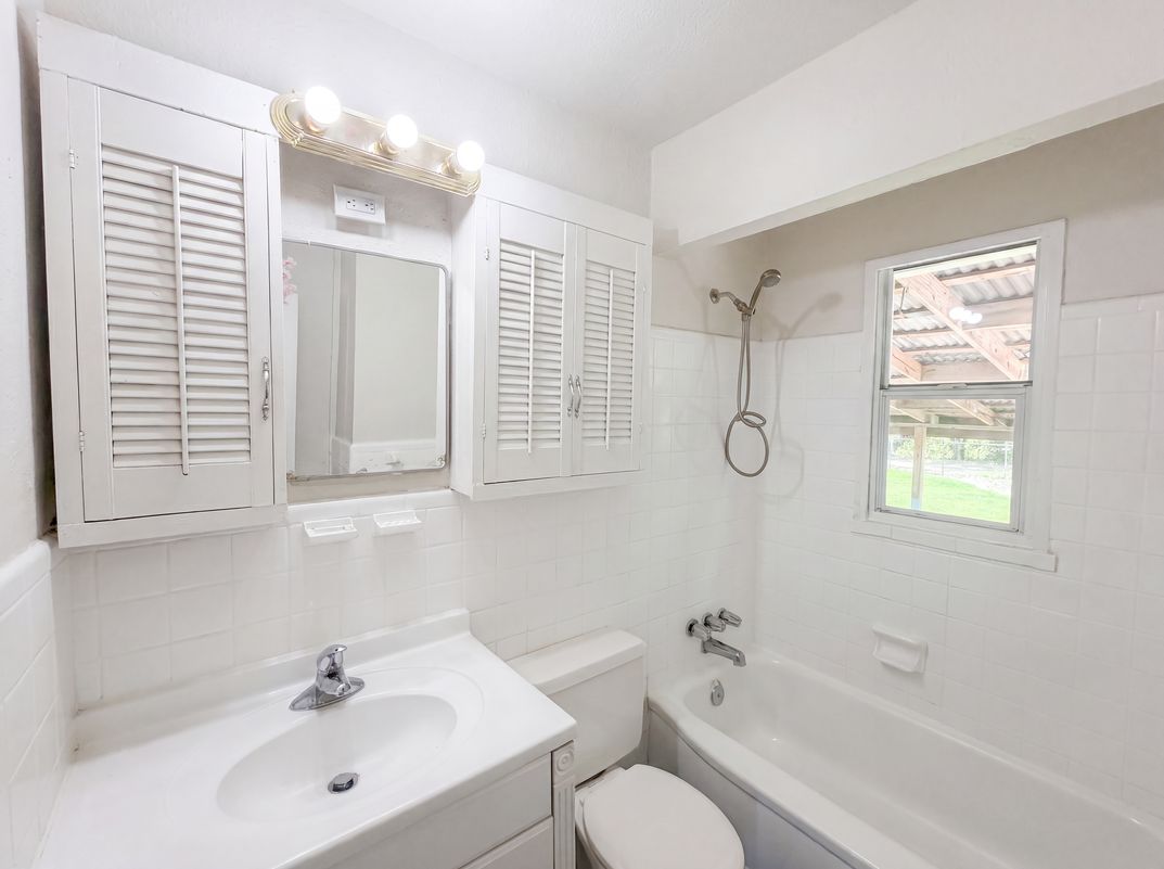 Photo 7 of 17 of 11216 Barbarosa Dr, Dallas, TX