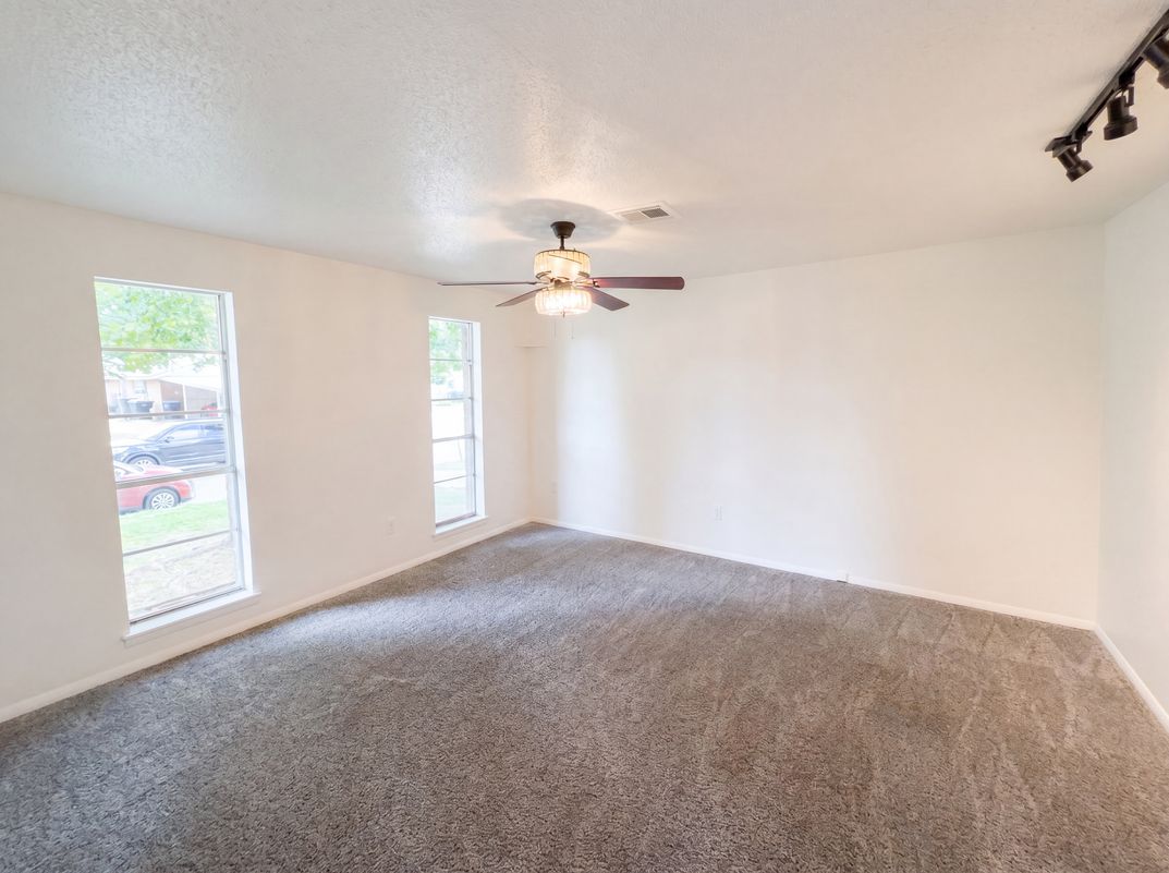 Photo 8 of 24 of 1513 N Bradley Ave, Oklahoma City, OK