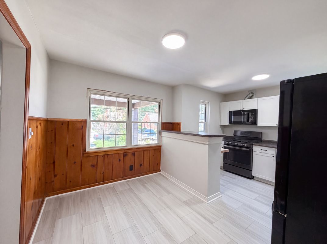 Photo 7 of 21 of 1304 Coolidge Ave, Cincinnati, OH