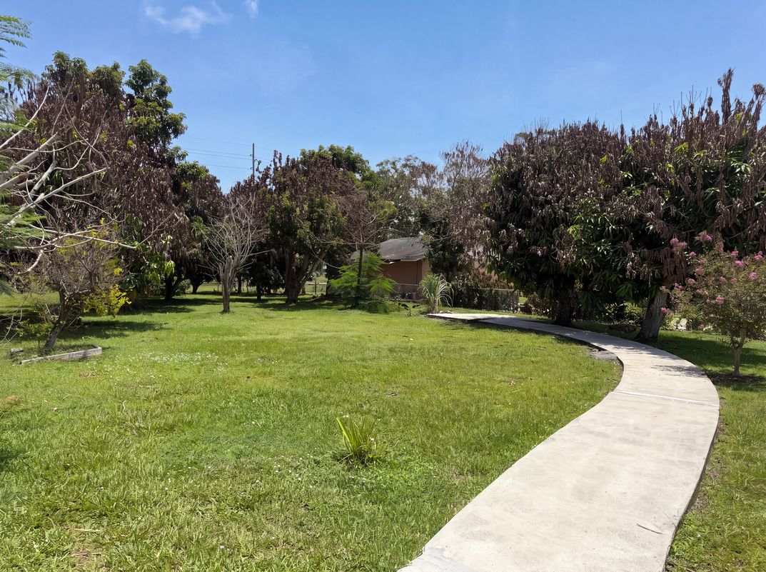 Photo 22 of 26 of 308 N 30th St, Fort Pierce, FL