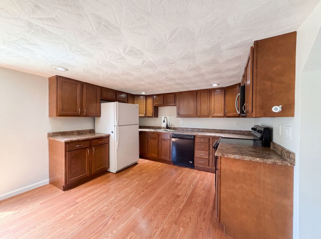 Property photo 2 of 561 Nowlin Ave