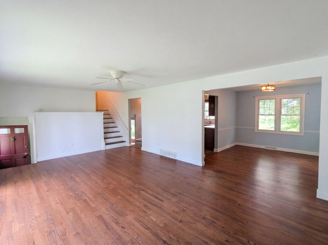 Photo 8 of 24 of 30223 Chatham Point Dr, Bay Village, OH