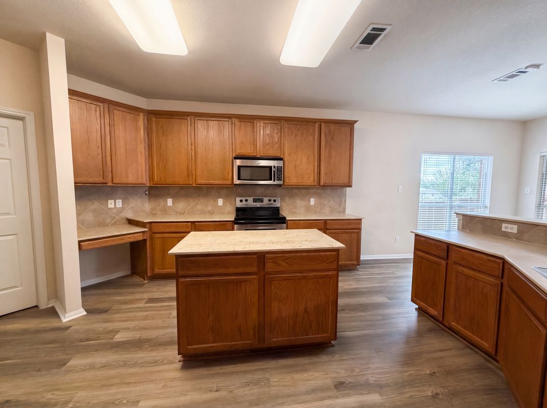 Property photo 2 of 312 Crowfoot Dr