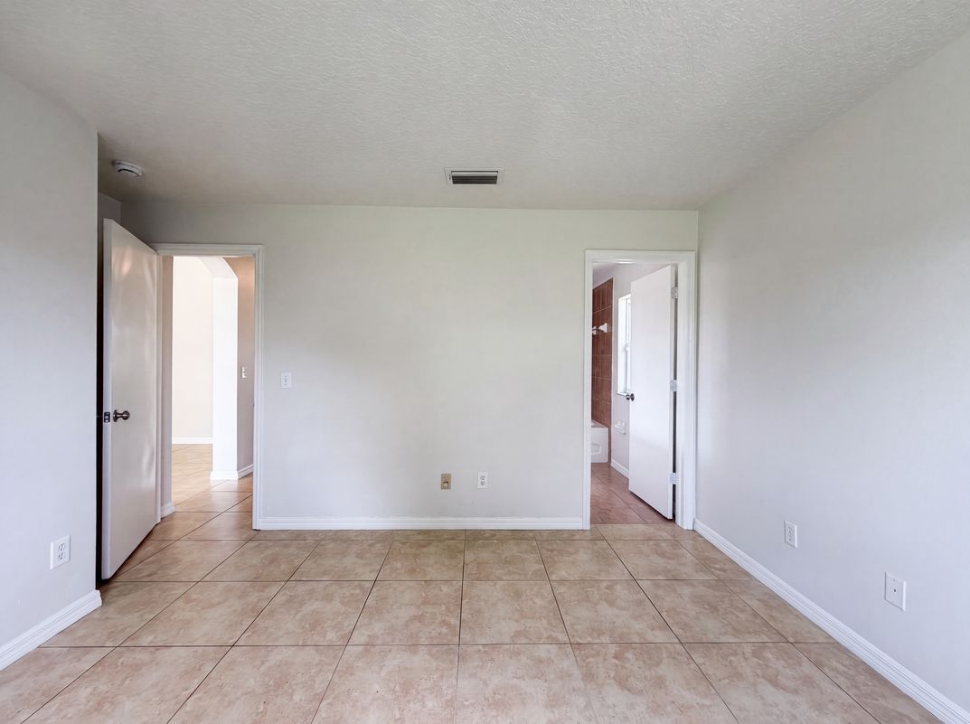 Photo 10 of 22 of 13236 Pike Lake Dr, Riverview, FL