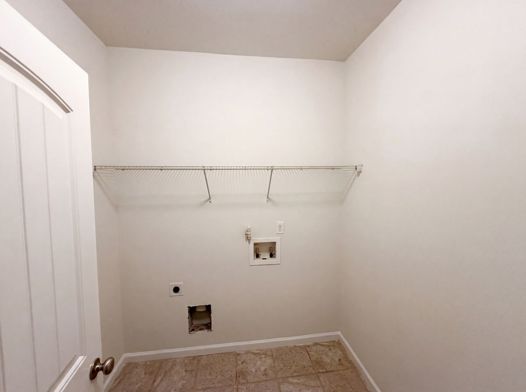 Photo 19 of 51 of 1481 Azalea Brook Dr, Lawrenceville, GA