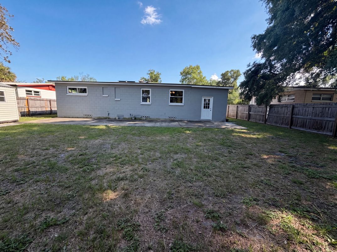Photo 19 of 20 of 6543 Aires Rd, Jacksonville, FL