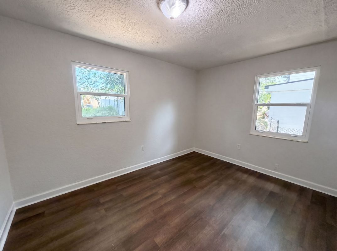 Photo 4 of 17 of 4010 E Paris St, Tampa, FL