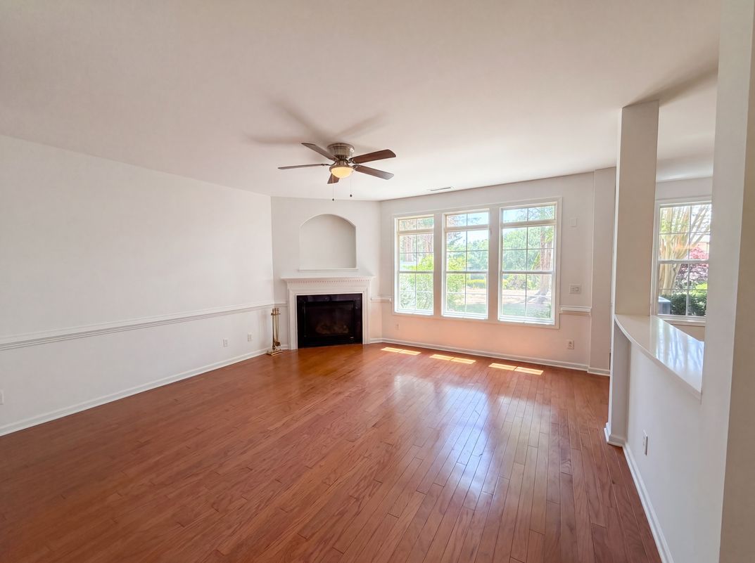 Property photo 3 of 3064 Imperial Oaks Dr