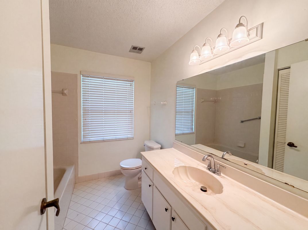 Photo 14 of 19 of 228 Bob White Ct, Daytona Beach, FL