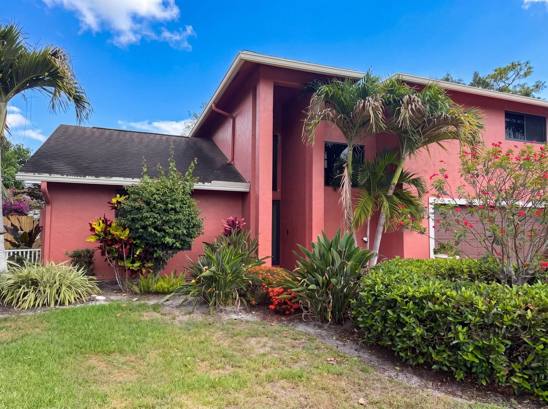 Photo 26 of 47 of 118 Waterway Rd, Royal Palm Beach, FL
