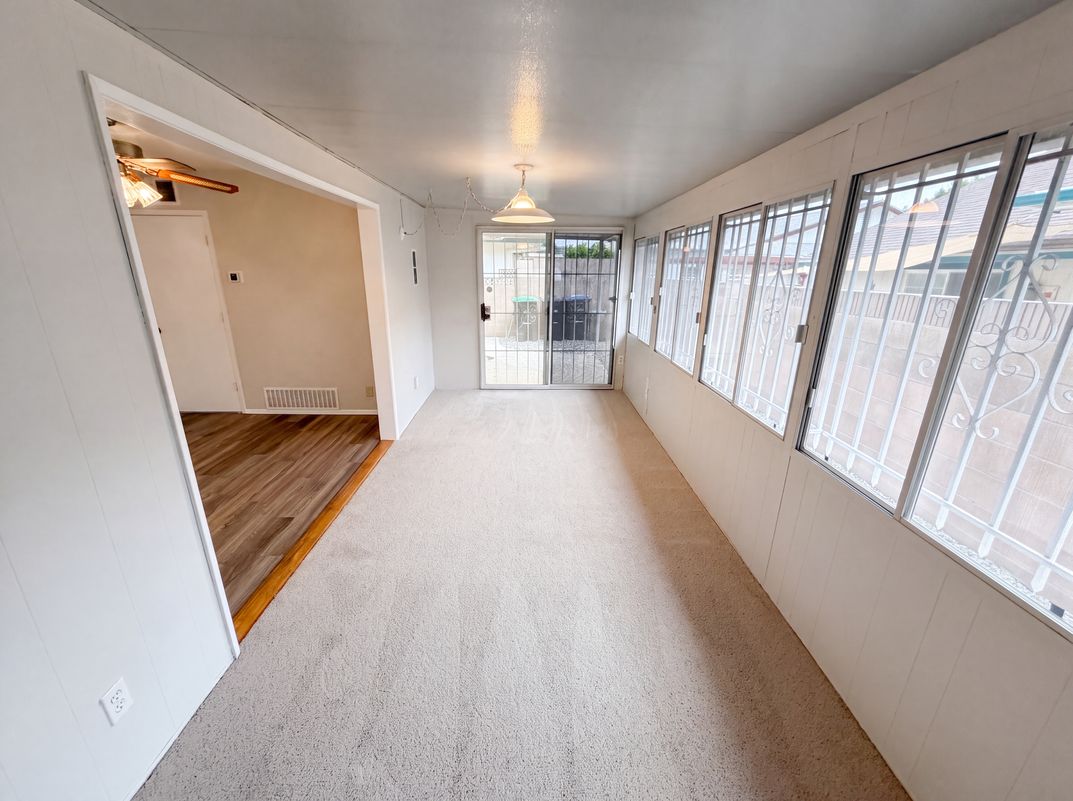 Photo 10 of 22 of 601 Palomar Dr, Hemet, CA
