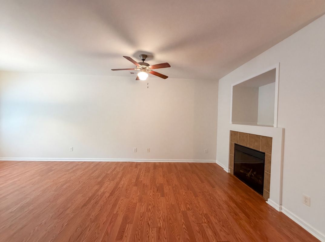 Photo 11 of 32 of 471 Tufton Trl SE, Atlanta, GA