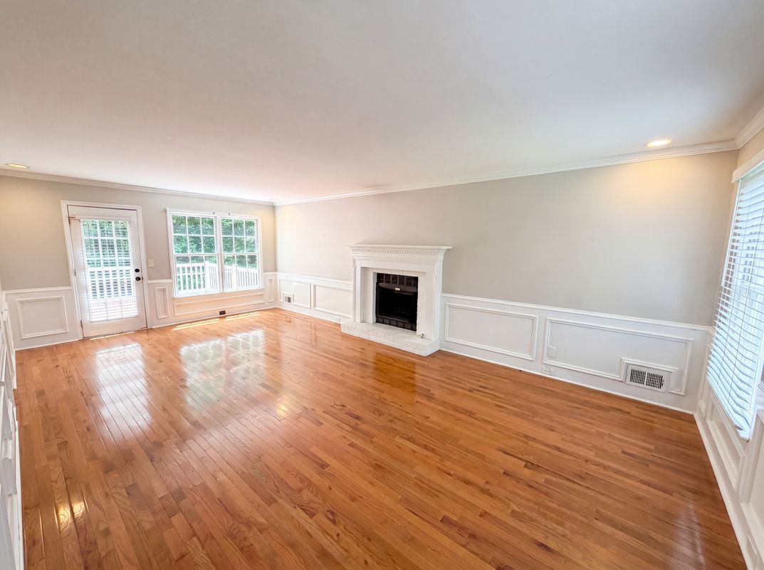 Photo 3 of 23 of 3514 Nettle Ln NE, Roswell, GA