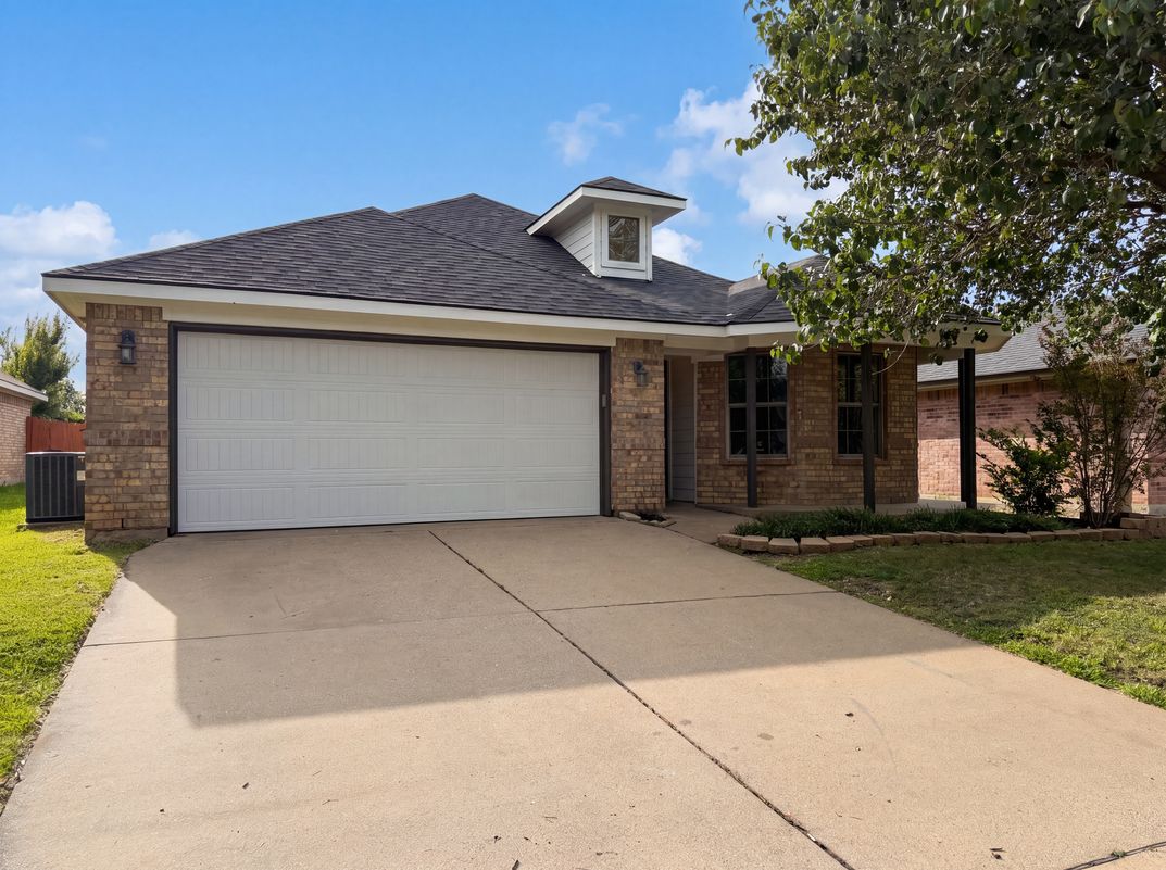 Property photo 1 of 1618 Hillside Dr