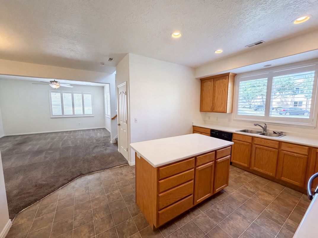 Photo 16 of 20 of 6943 W Bamburgh Way, West Valley City, UT
