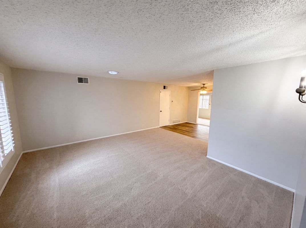 Photo 9 of 22 of 601 Palomar Dr, Hemet, CA