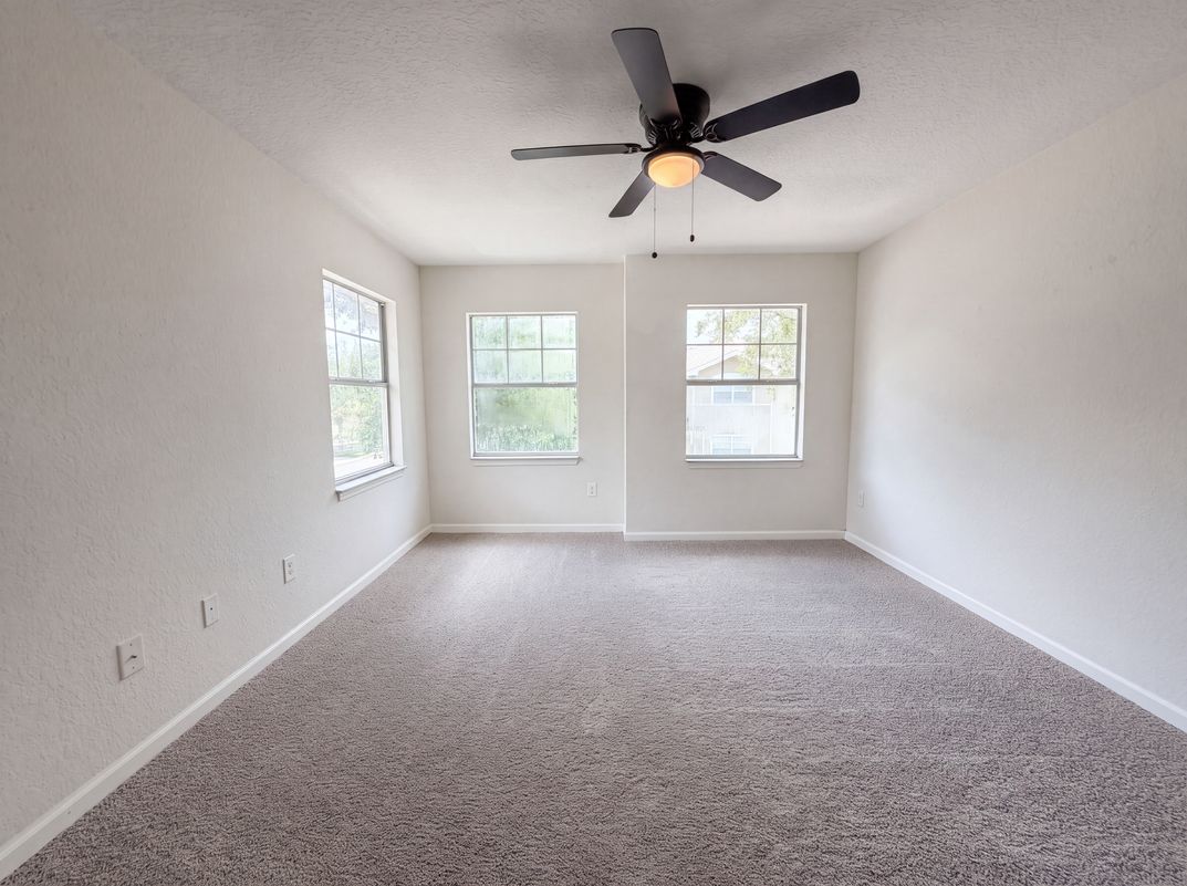 Photo 4 of 22 of 8550 Argyle Business Loop, Jacksonville, FL