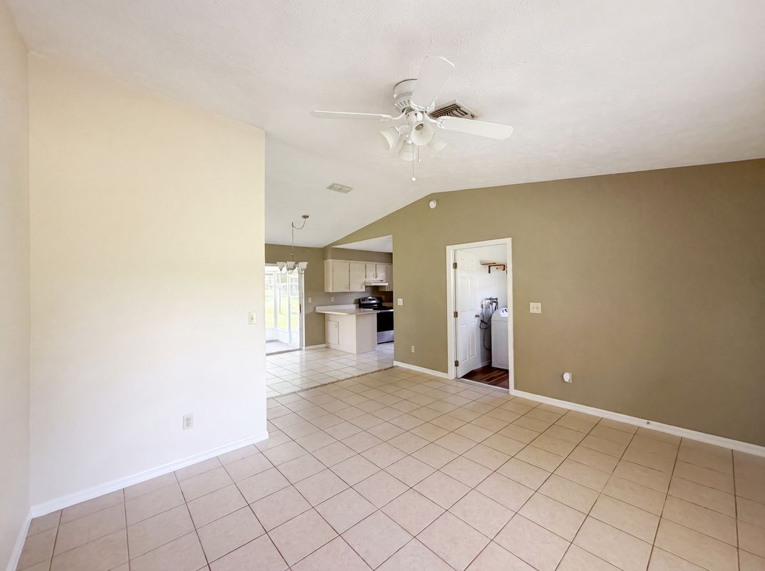 Photo 6 of 21 of 1870 SW Valencia Heights Ave, Dunnellon, FL