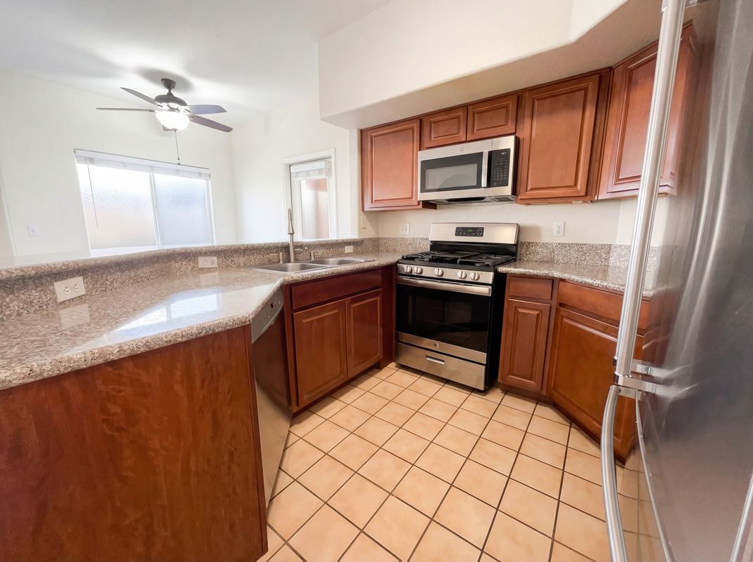 Photo 2 of 19 of 900 Heavenly Hills Ct, Las Vegas, NV