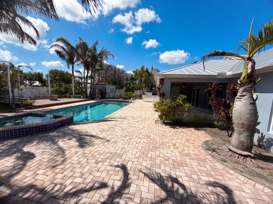 Photo 29 of 33 of 2902 Serenity Cir S, Fort Pierce, FL