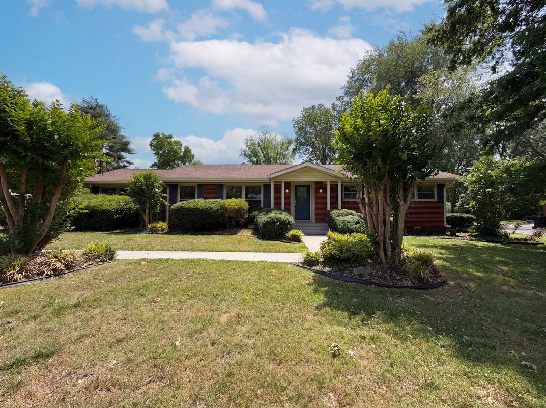Property photo 1 of 1119 Walton Dr