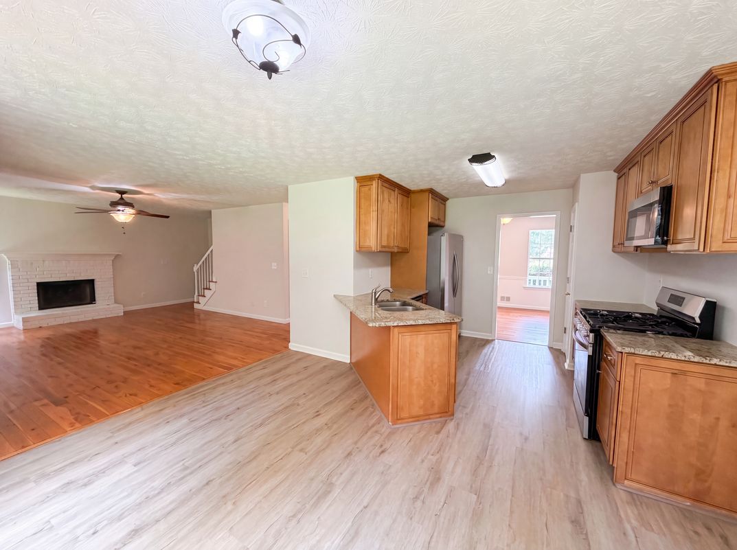 Photo 6 of 29 of 2684 High Point Ct, Loganville, GA