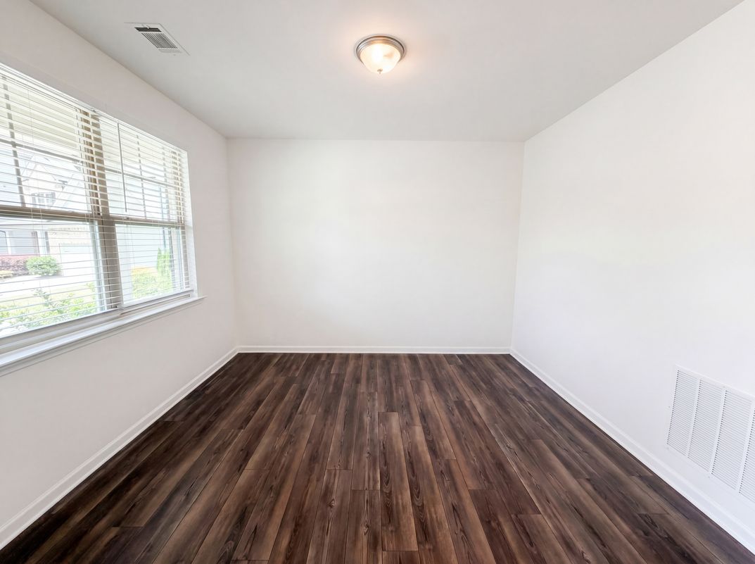 Photo 9 of 23 of 4205 Goosecross Ct, Lilburn, GA