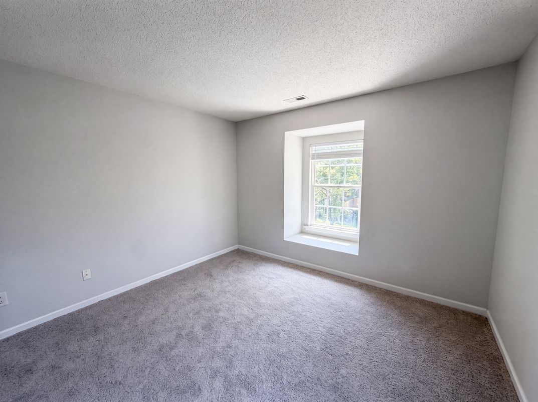Photo 11 of 16 of 506 Hillview Dr, Durham, NC