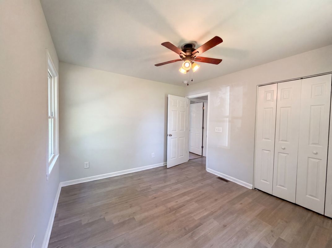 Photo 4 of 19 of 1036 E Commerce St, Lewisburg, TN