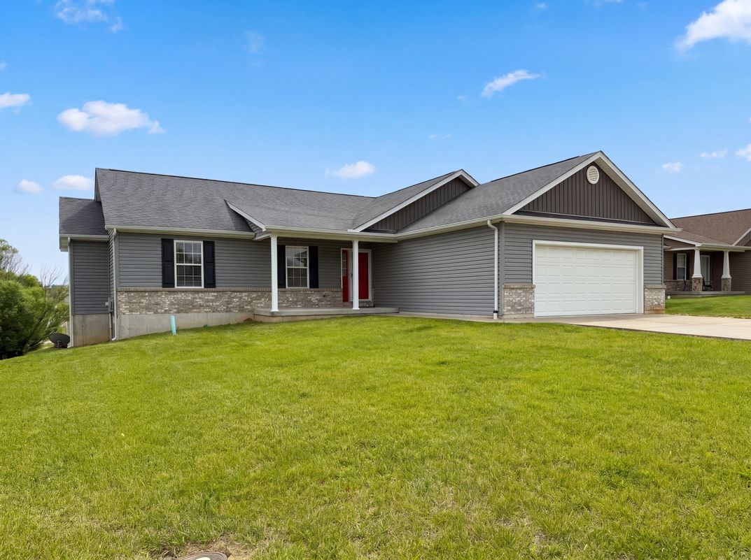 Photo 25 of 28 of 139 Palace Way Dr, Troy, MO