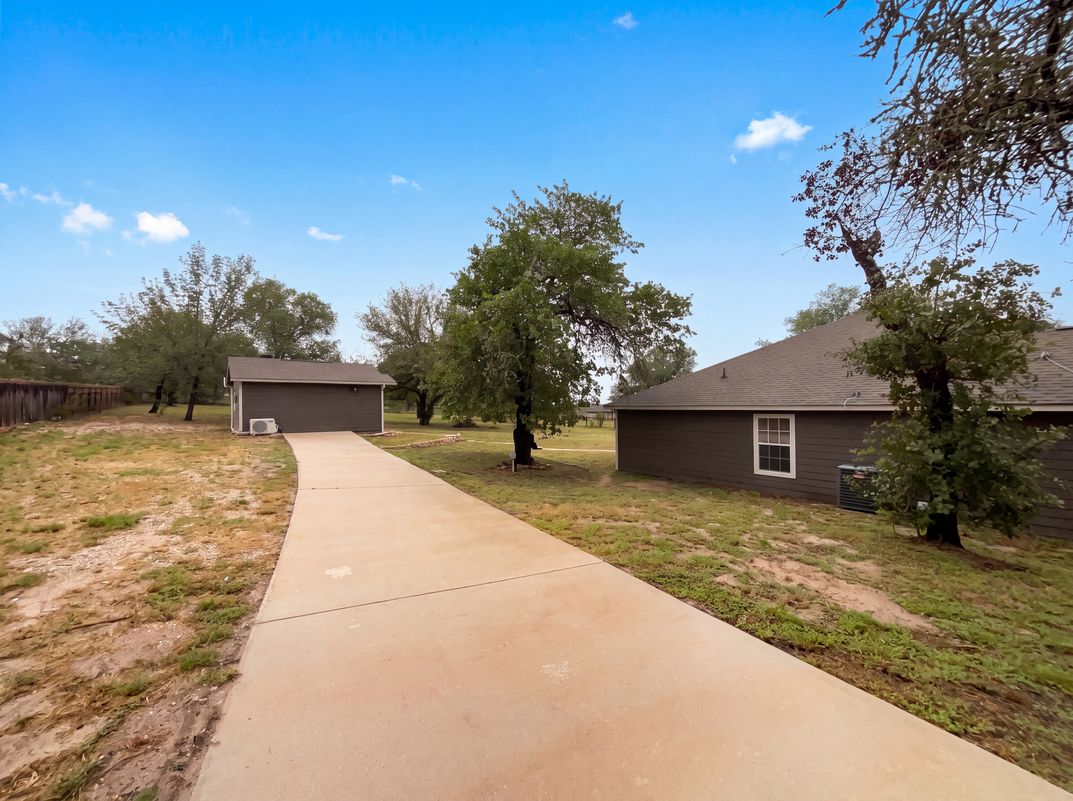 Photo 19 of 22 of 130 Log Cabin Way, Poteet, TX