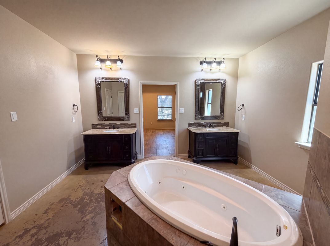 Photo 15 of 20 of 1305 Rocky Ridge Trl, Harker Heights, TX