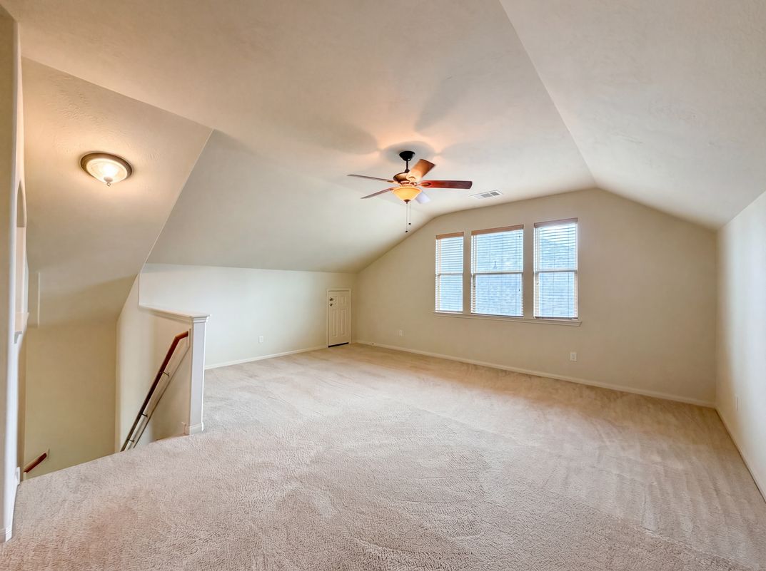 Photo 13 of 25 of 4710 Autumn Pine Ln, Houston, TX