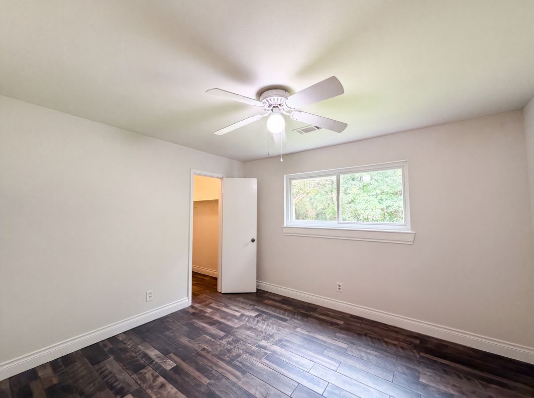 Photo 15 of 19 of 11614 Mile Dr, Houston, TX