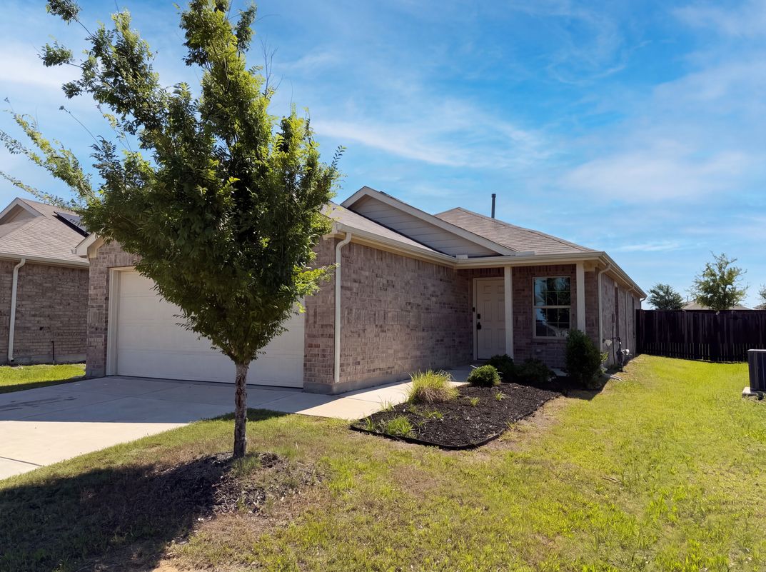 Property photo 1 of 2214 Nightgrove Cir