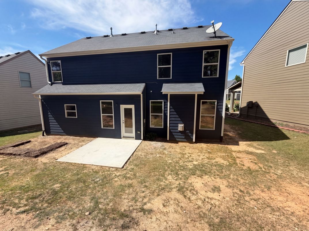 Photo 5 of 22 of 5049 Saphire Ct, Douglasville, GA