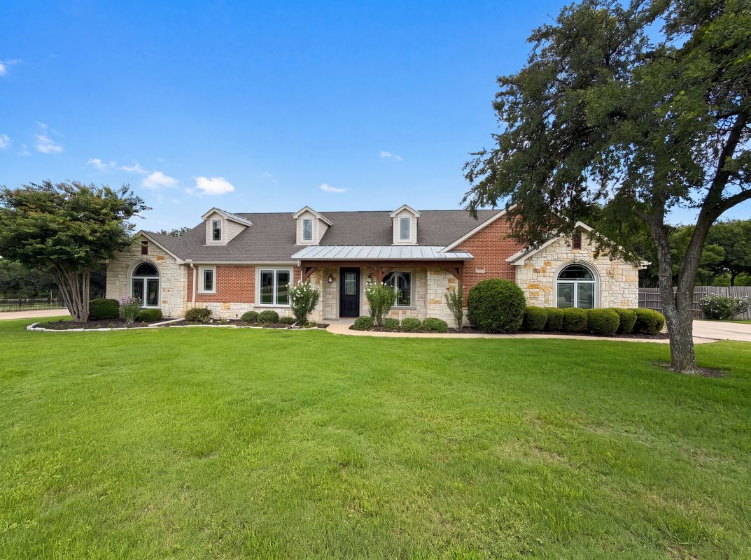 Photo 23 of 33 of 1908 Fairway Ln, Royse City, TX