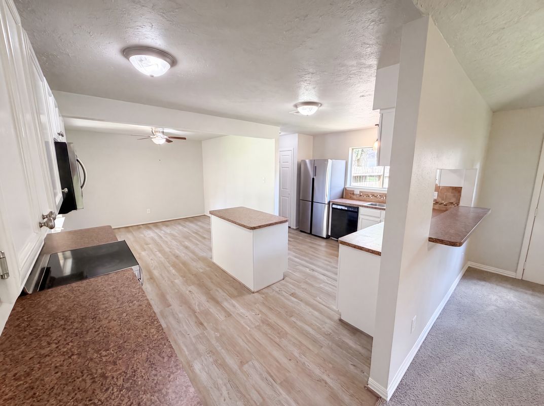 Photo 2 of 19 of 17014 Fid Ct, Crosby, TX