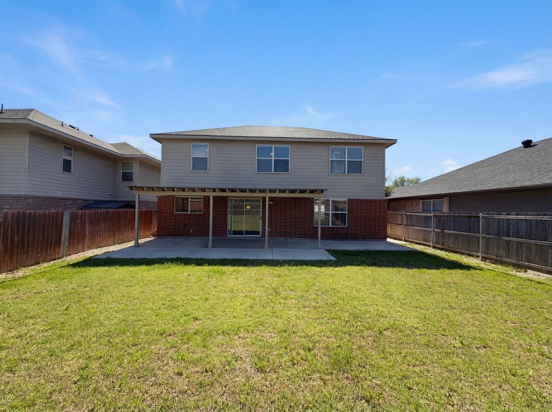 Photo 5 of 23 of 2027 Pine Knot Dr, Heartland, TX