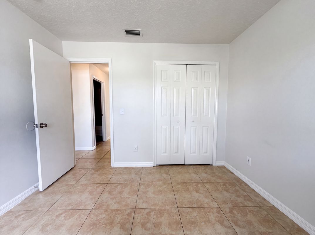 Photo 16 of 22 of 13236 Pike Lake Dr, Riverview, FL
