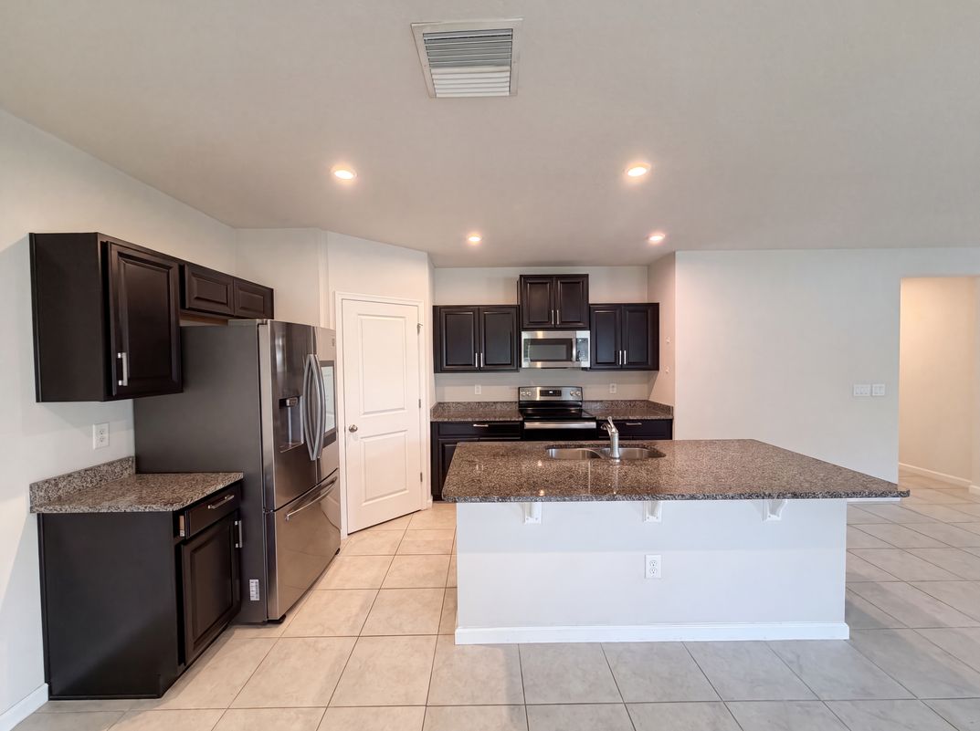 Property photo 2 of 10654 Hawks Landing Dr