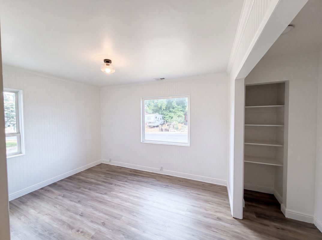 Photo 18 of 23 of 116 Ross Dr, Clearfield, UT