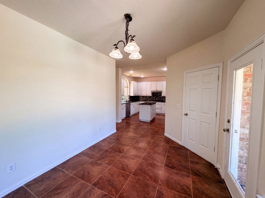 Photo 7 of 22 of 3106 Westshore Dr, Rowlett, TX