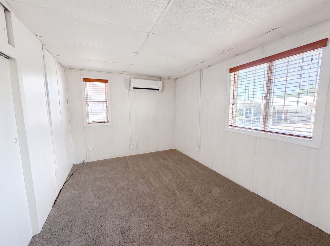 Photo 4 of 21 of 1758 39th St, Los Alamos, NM