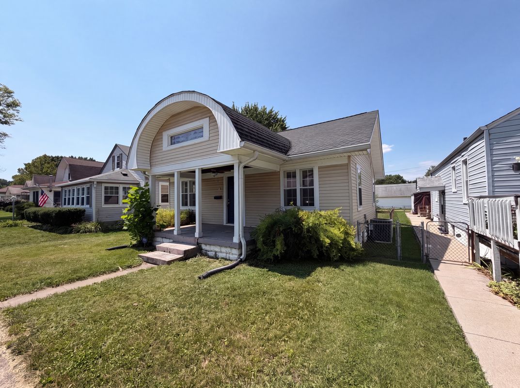 Photo 16 of 20 of 130 S 10th Ave, Beech Grove, IN