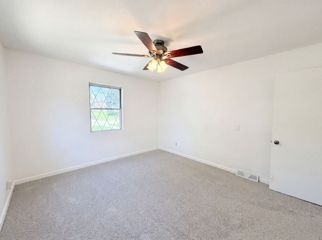 Photo 13 of 25 of 5476 Edalbert Dr, Cincinnati, OH