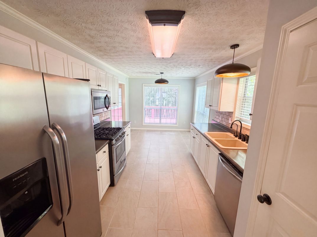 Property photo 2 of 245 Mary Lynn Ln