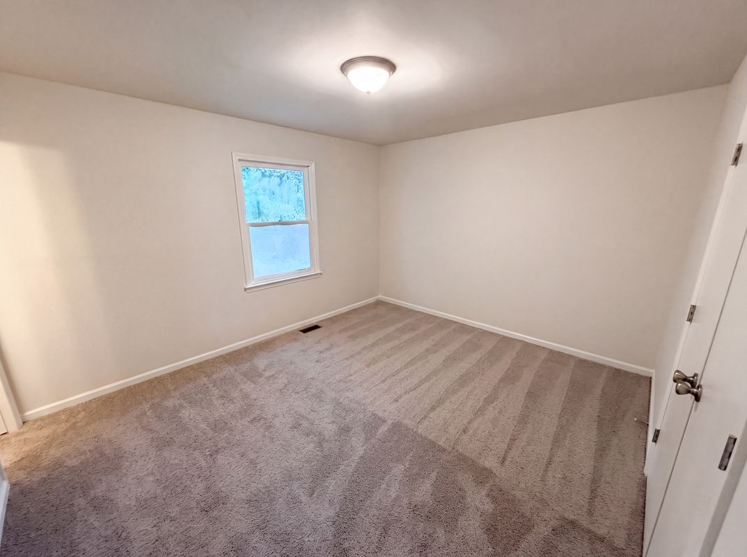 Photo 16 of 28 of 6409 Tivoli Ct, Charlotte, NC