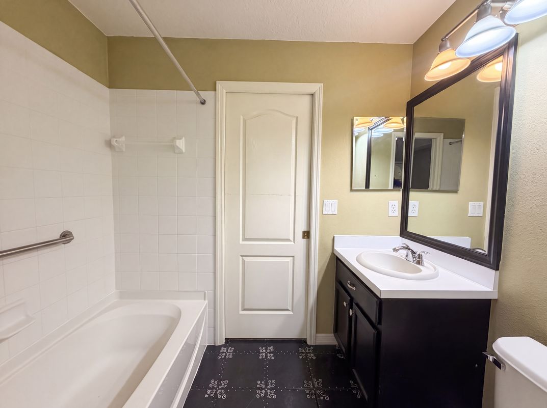 Photo 15 of 22 of 6941 Crown Lake Dr, Gibsonton, FL
