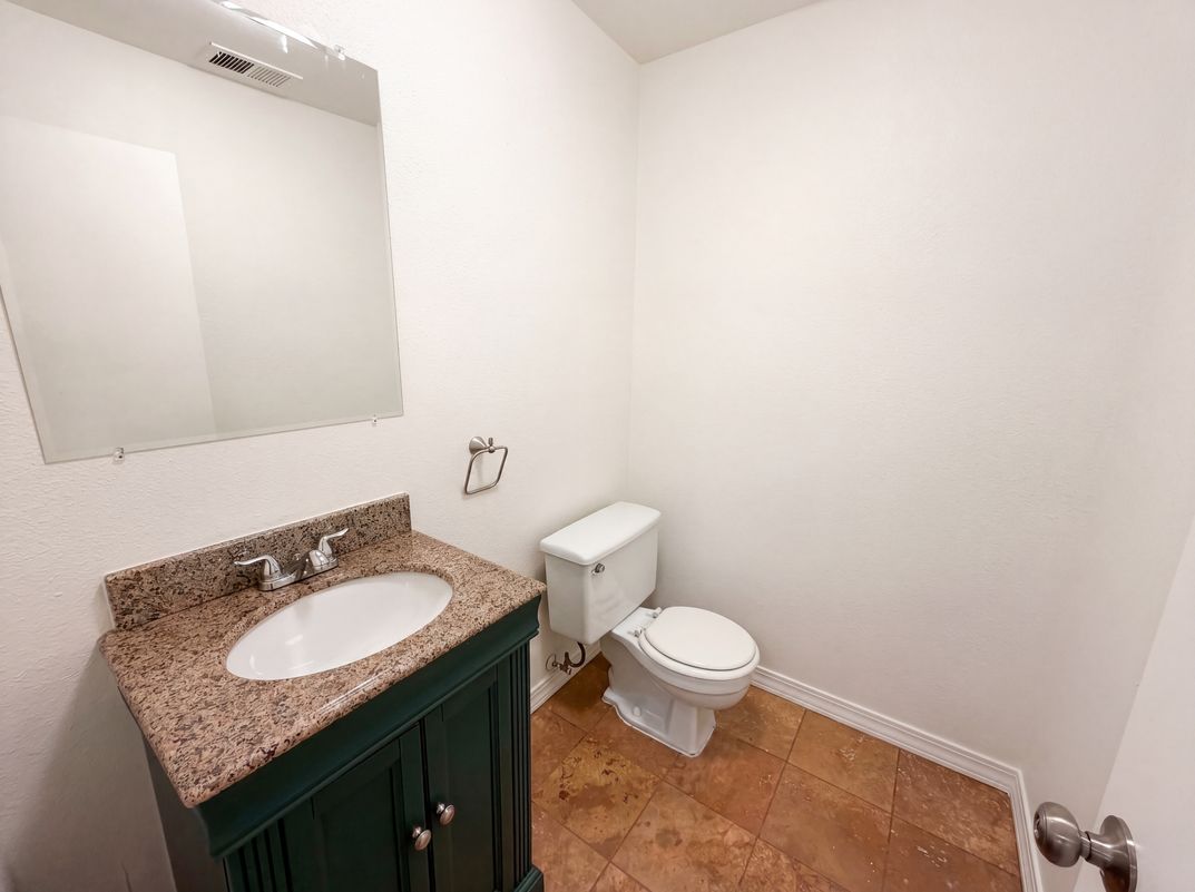 Photo 25 of 40 of 10330 E Weaver Pl, Englewood, CO